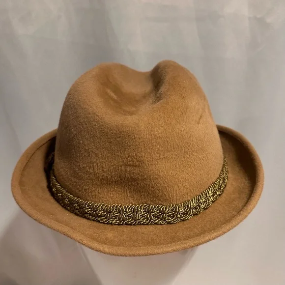 Vintage Beige Fedora Hat with Decorative Band - Picture 3 of 6